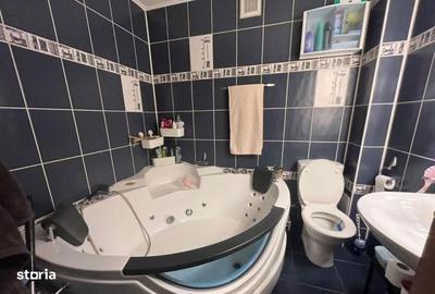 Apartament cu 4 camere decomandat în Colentina