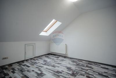 Apartament cu 3 camere de vanzare in zona Burdujeni Apartament cu 3 camere de vanzare in zona Burdujeni - 12