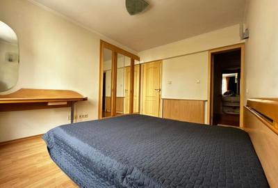 Spre vanzare 3 camere in zona Florilor - 2