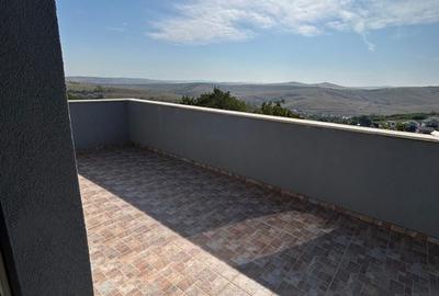 Casă cu 4 camere cu Teren 425 Mp în Dezmir - 2