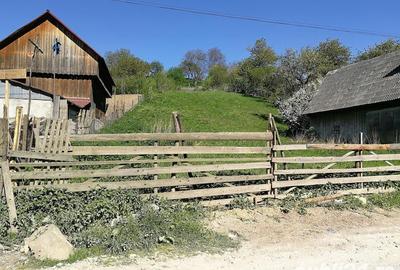 Teren de 1510 mp, în Leșu - 1