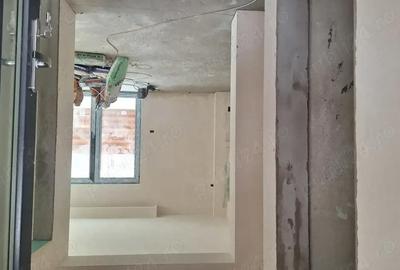 Casă cu 4 camere cu Teren 270 Mp în Central - 2