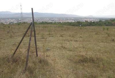 Teren de 600 mp, în Central - 3