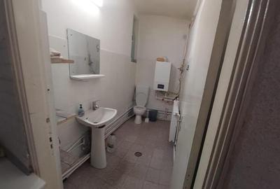 Casa 3 camere in Regie-Podul Grand  pret 600 - 9