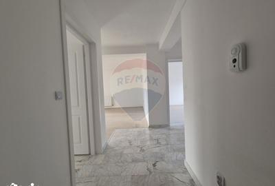 Apartament cu 3 camere decomandat în Kogălniceanu - 1