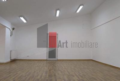 Birou, 115 mp în P-ța Victoriei