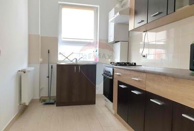 Inchiriez apartament 2 camere, in Tractorul, str George Bacovia - 8