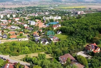 Teren de 1070 mp, în Central - 6