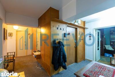Apartament cu 4 camere decomandat în 9 Mai - 17