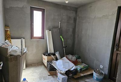 Casă cu 2 camere cu Teren 3442 Mp în Rusănești - 9