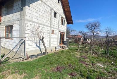 Casă individuală cu 6 camere cu Canalizare în Tigveni - 34