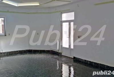 Spațiu comercial, de 50 mp, în Central - 9
