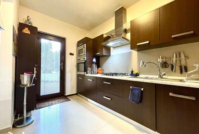 Casă cu 6 camere cu Teren 1629 Mp în Plopu - 19