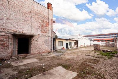 Casă cu 4 camere cu Teren 500 Mp în Central - 3