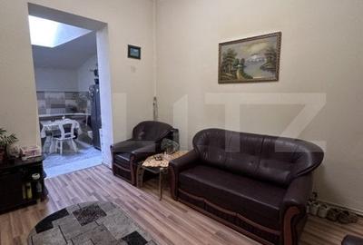 Apartament central de 3 camere ,terasa+curte privata,94 mp
