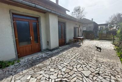 Casă cu 4 camere în Săvârșin - 3