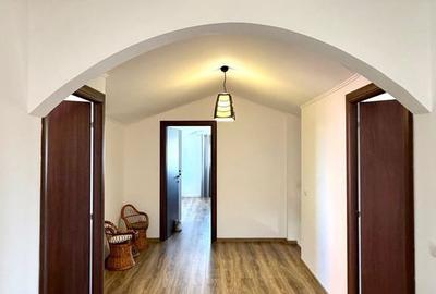 Casă cu 5 camere cu Canalizare în Central - 5