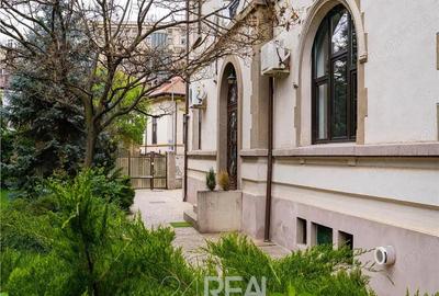 Casă cu 10 camere în Cișmigiu