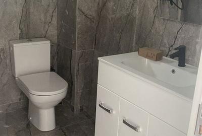 Casă cu 4 camere cu Teren 340 Mp în Malu Mare - 5