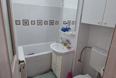 Apartament cu 2 camere decomandat în Tractorul - 3