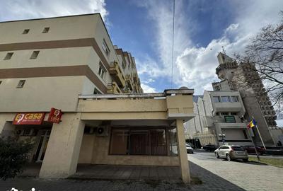 Spațiu comercial, de 90 mp, în Central - 3