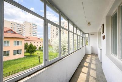 Apartament cu 2 camere nedecomandat, mobilat în Simeria - 1