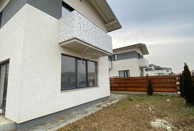 Casă cu 4 camere cu Teren 300 Mp în Central - 2
