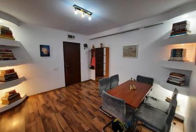 Apartament cu 3 camere semidecomandat, mobilat în Mărăței
