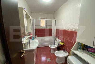Apartament cu 3 camere, 81 mp, decomandat zona Bradet - 17