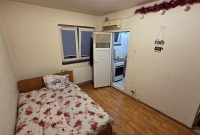 Garsonieră în Titan