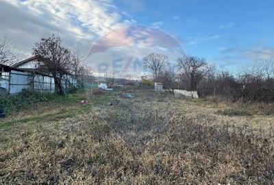 Teren de 2636 mp, în Pădureni (Jariștea)