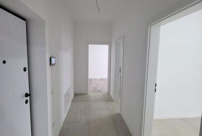 Bloc Nou. Etaj 1. Decomandat. Bucatarie Inchisa. Asfalt - 5