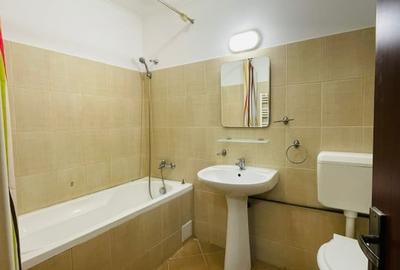 Garsoniera cu centrala proprie de inchiriat in spate  la RIN Grand Hotel Vitan