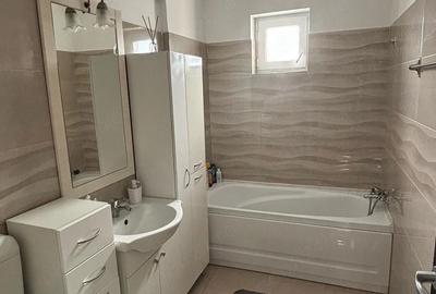 Apartament cu 3 camere decomandat în Central - 3