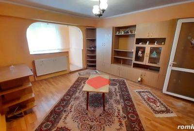 Garsonieră decomandată în Central