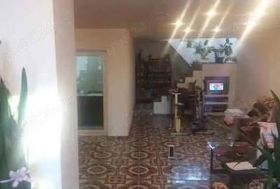 Casă cu 3 camere cu Teren 230 Mp în Central - 4