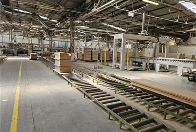 Spatiu Industrial -  2500 mp - Productie - Depozitare - Distributie - 12