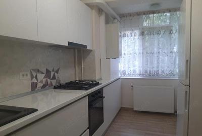 Apartament cu 3 camere semidecomandat în Central - 3