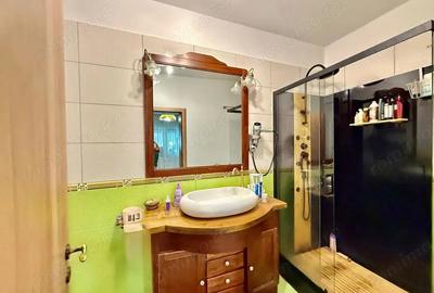 Casă cu Teren 654 Mp în Central - 1
