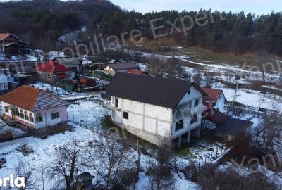 Casă cu 4 camere cu Teren 723 Mp în Central - 4