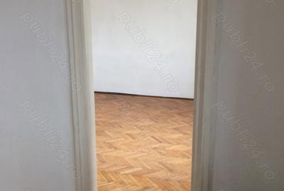 Apartament cu 2 camere decomandat în Micro 4 - 3