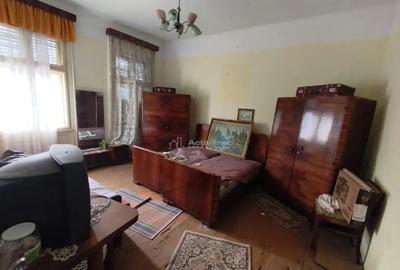 Casă cu 5 camere cu Teren 218 Mp în Muncitoresc - 9