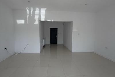 Spațiu comercial, de 35 mp, în Central - 3