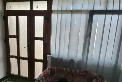 A 33 Proprietarul vinde casa energiei gara construita acum 3 an din caramida , - 5