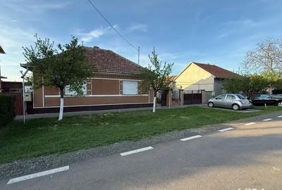 Casa spa?ioasa cu 4 dormitoare, garaj, toate utilita?ile ?i teren 1180 mp ocazie rara! - 1