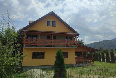 Casă cu Teren 980 Mp în Sâmbăta de Sus - 2