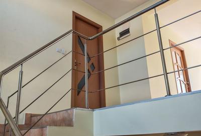 Casă cu 5 camere cu Teren 420 Mp în Fundeni - 9