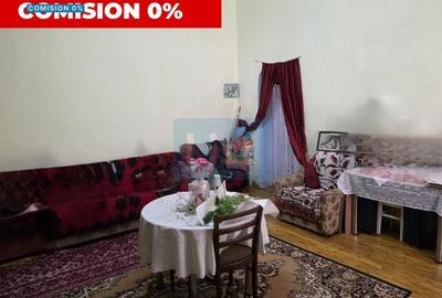 Casă cu 3 camere cu Canalizare în Central - 2