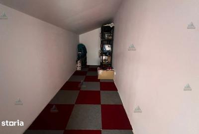 Casă cu 10 camere cu Teren 525 Mp în Central - 2