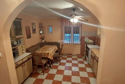 Apartament cu 3 camere decomandat în Central - 2